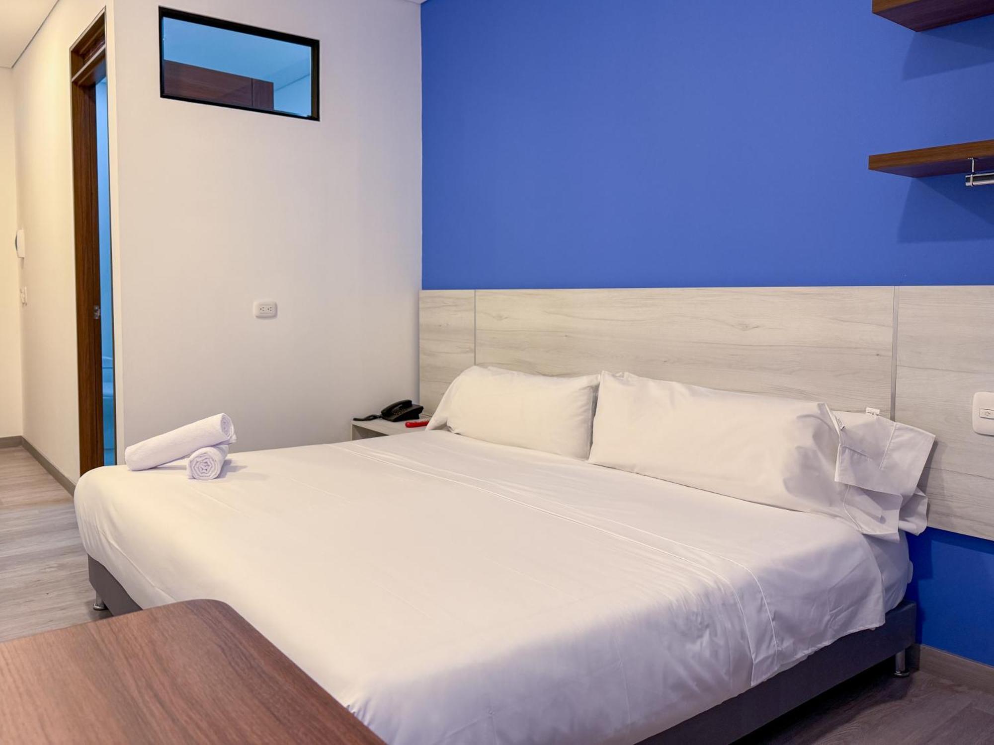 Hotel Apartamentos Regency La Feria Bogotá Exteriör bild