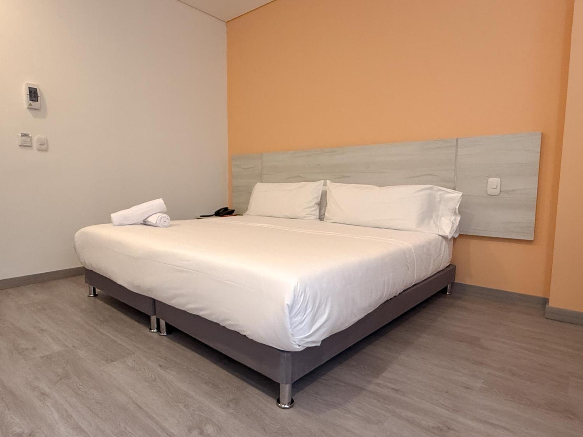 Hotel Apartamentos Regency La Feria Bogotá Exteriör bild