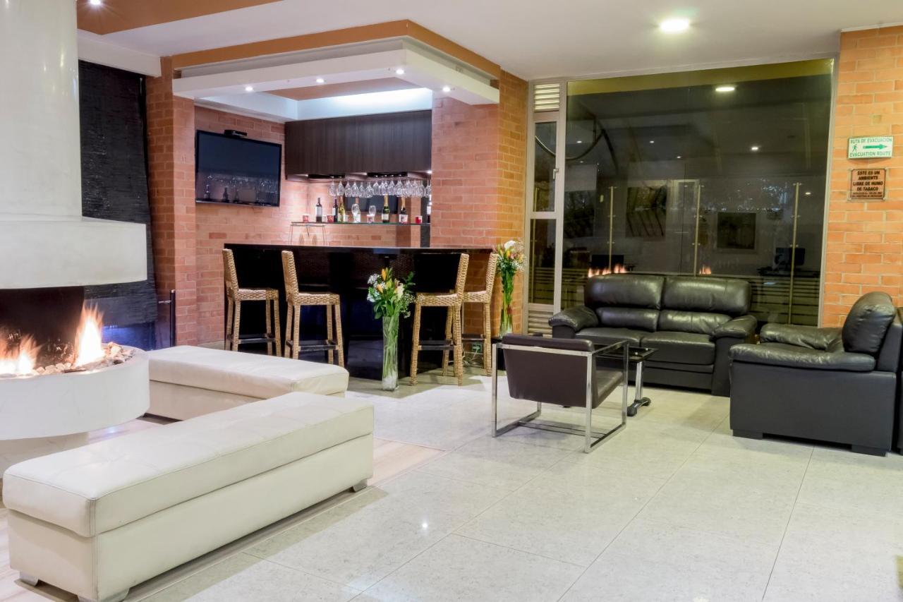 Hotel Apartamentos Regency La Feria Bogotá Exteriör bild