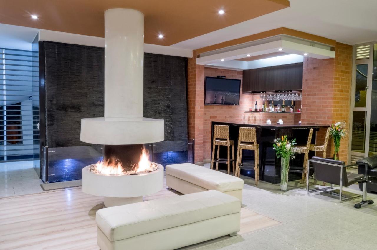 Hotel Apartamentos Regency La Feria Bogotá Exteriör bild