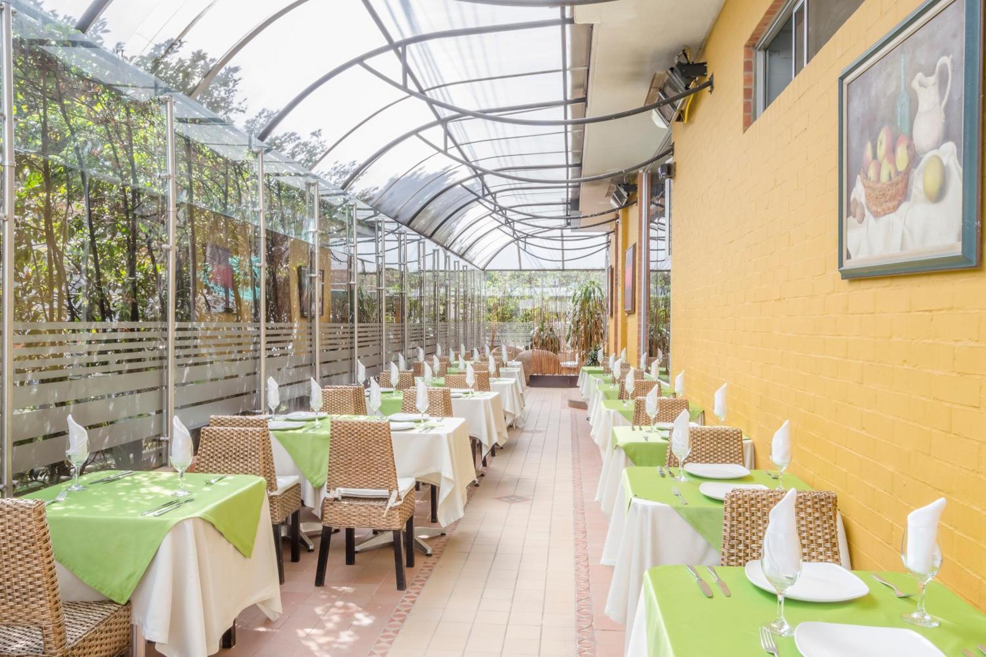 Hotel Apartamentos Regency La Feria Bogotá Exteriör bild